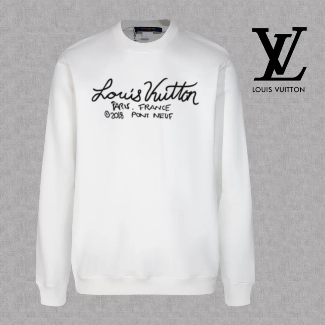 🅿️250 hot style on the shelves🔥❗ 💫〖Louis Vuitton LV〗 Fashionable round neck sweatshirt, casually matched with various styles, it is perfectly handsome😎The whole dress is made of double waistcoats, which makes the whole dress more three-dimensional. Not ordinary factories can do such fine work. The 2025 spring style counters are on sale, exquisite round neck terry sweatshirt, high-end double-strand pure cotton Customized drawstring ribs are dyed in the same vat and are complete with three standards. The chest craftsmanship adopts a simple and elegant pattern on the chest, which is easy to control for any age group! Fit and comfortable! Customized thickened 440g terry sweatshirt fabric, soft and comfortable to the touch, with a three-dimensional shape! 🙌🏻 It’s also very breathable, so it’s a versatile style that can be worn with any outfit! ✔Color: Black White Apricot Size: S M L XL 2XL